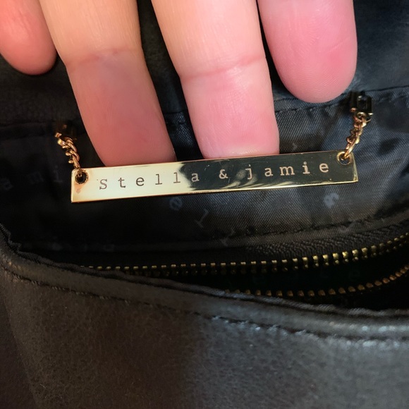 Stella and Jaime black leather shoulder bag - Picture 7 of 12